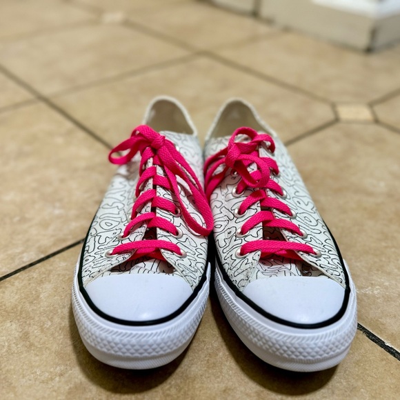 Converse Sneakers with Pink Laces and Graphic Design - Picture 2 of 7